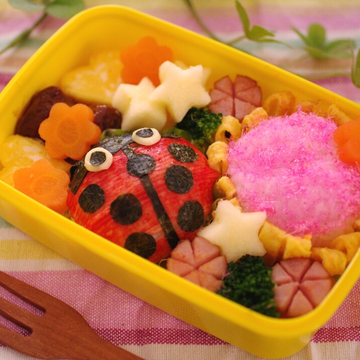 春テントウムシのおにぎりキャラ弁当 レシピ 作り方 By めろんぱんママ めろんカフェ 楽天レシピ 春テントウムシのおにぎりキャラ弁当 レシピ 作り方 By めろんぱんママ めろんカフェ 楽天レシピ